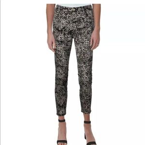 NEW J BRAND MID RISE CROPPED CAPRI JEANS